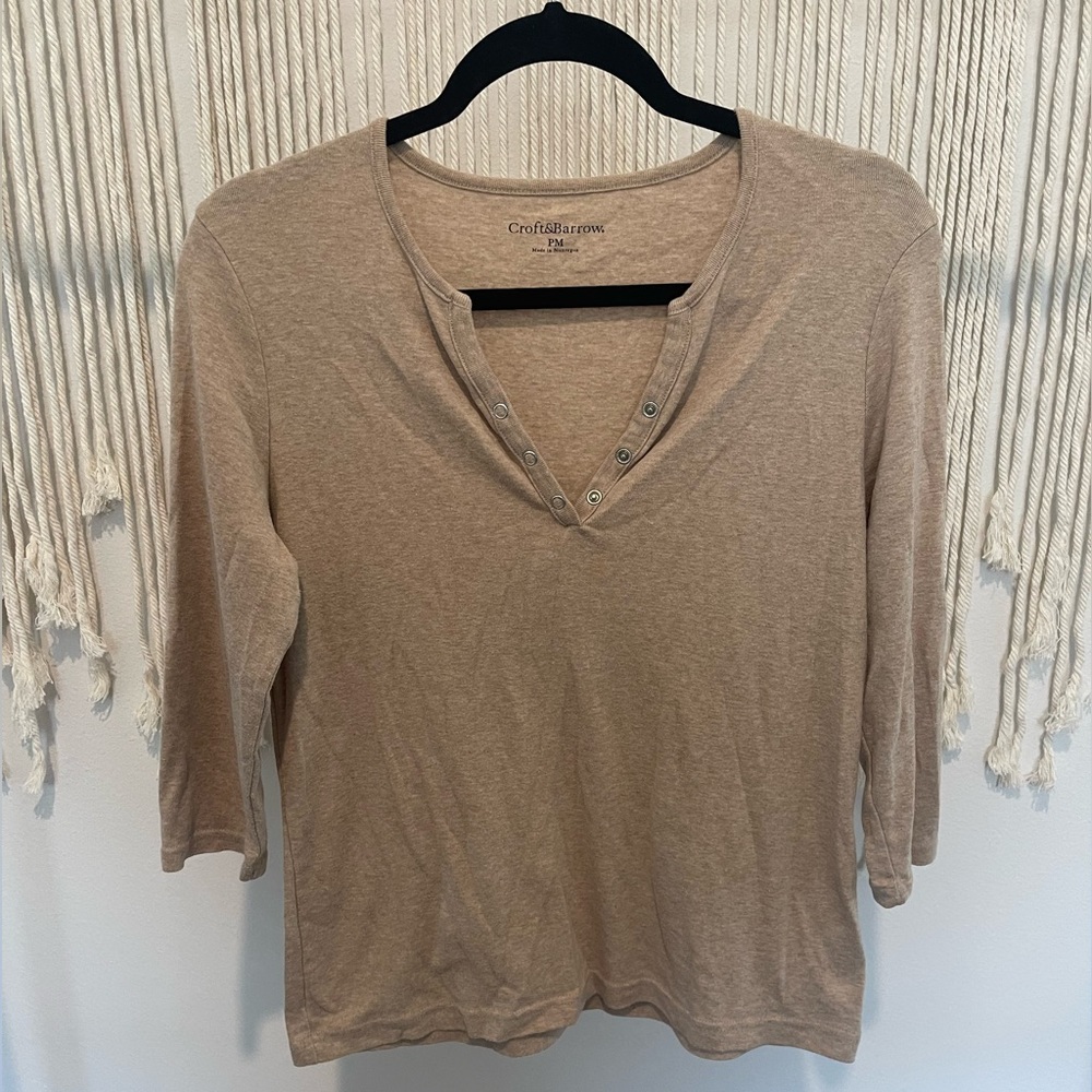 Minimalistic Croft & Barrow Neutral 3/4 Sleeve Blouse Sz PM - Picture 2 of 8
